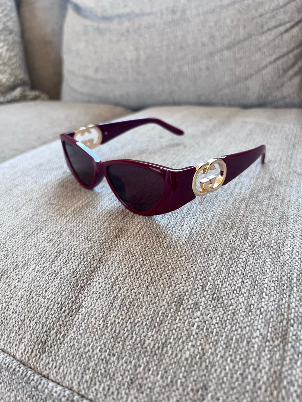 Gucci Interlocking G Burgundy Cat Eye Sunglasses with Gold Accent - Picture 2 of 8